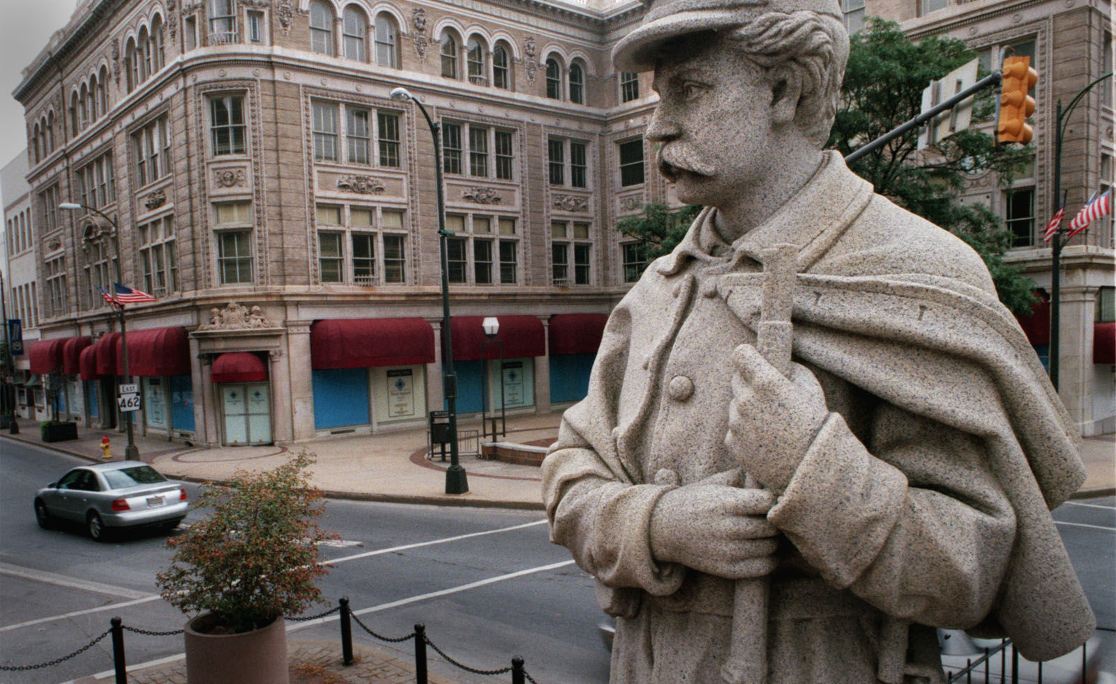 Monument, 1999